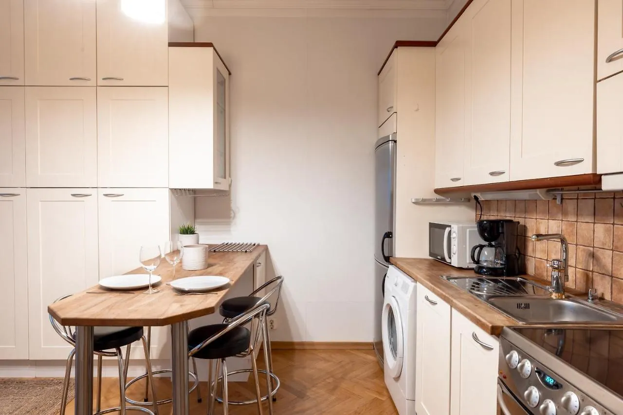 2Ndhomes Cozy & Compact Top Floor Studio In Erottaja Ελσίνκι